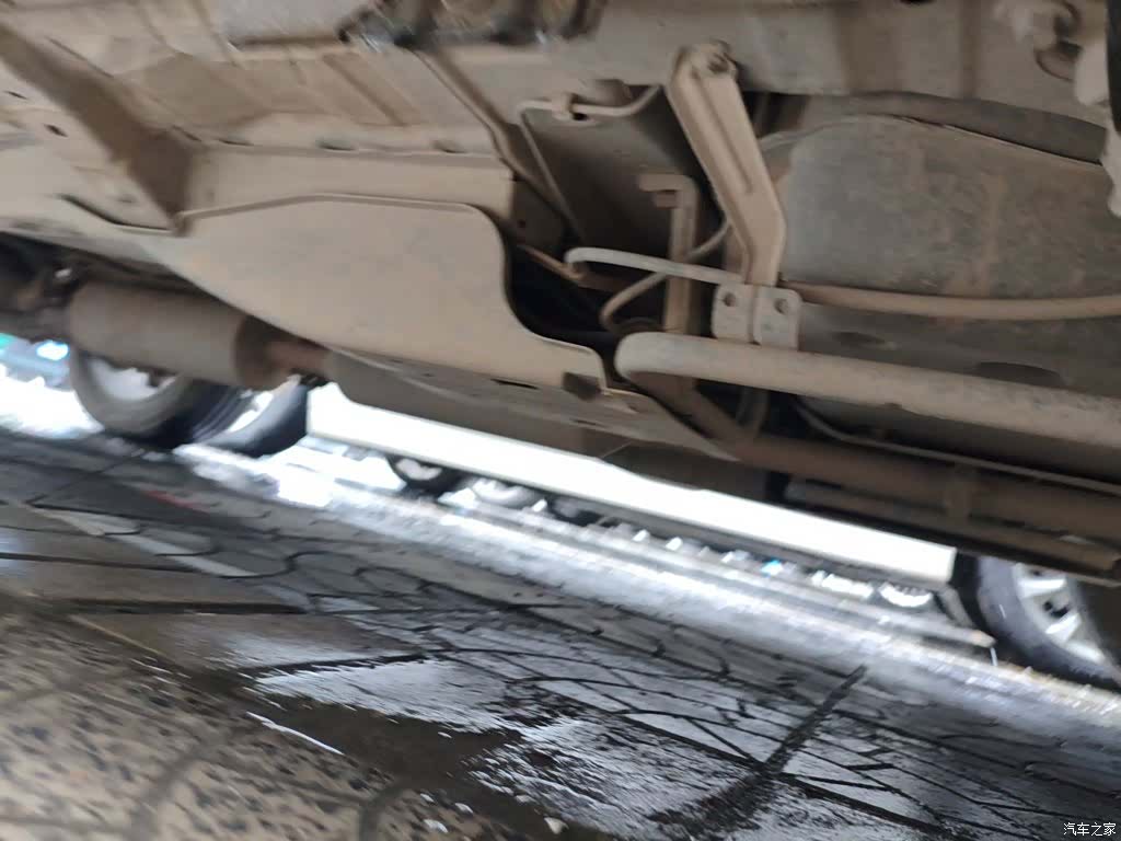 DongFeng AX7, 2018 17
