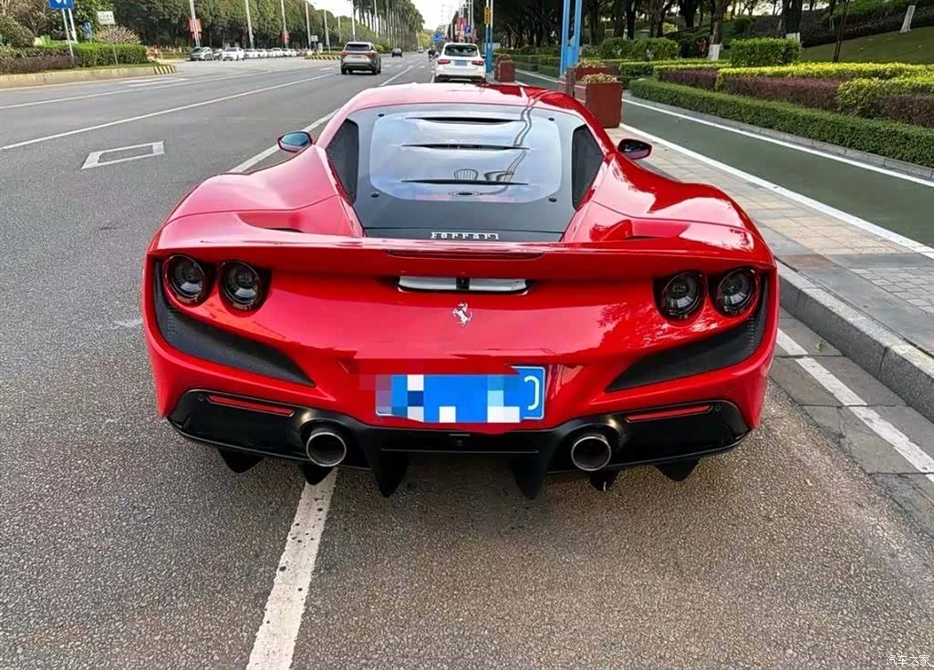 Ferrari F8, 2022 3
