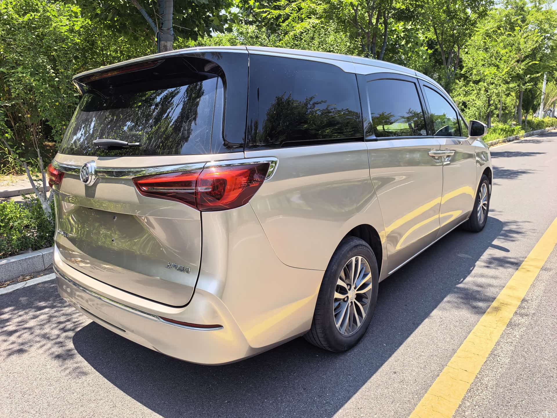 Buick GL8, 2022 4