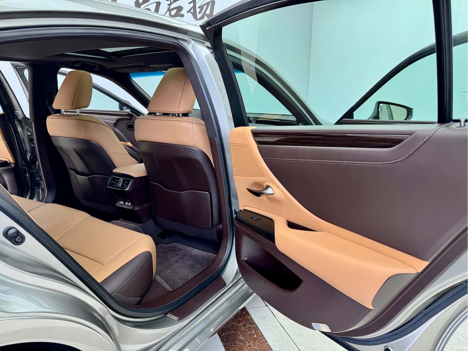 Lexus ES, 2021 11