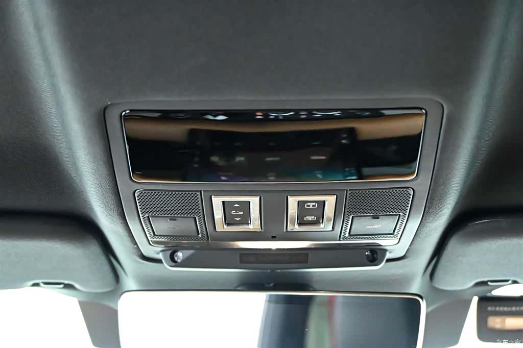 Land Rover Defender, 2024 21