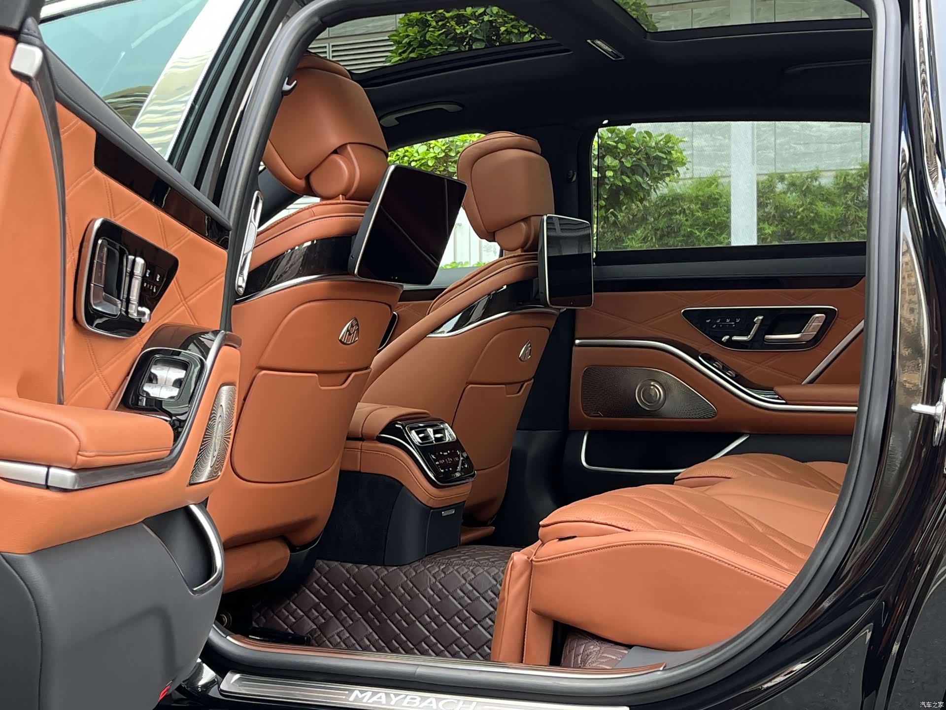 Maybach S-Class, 2024 12