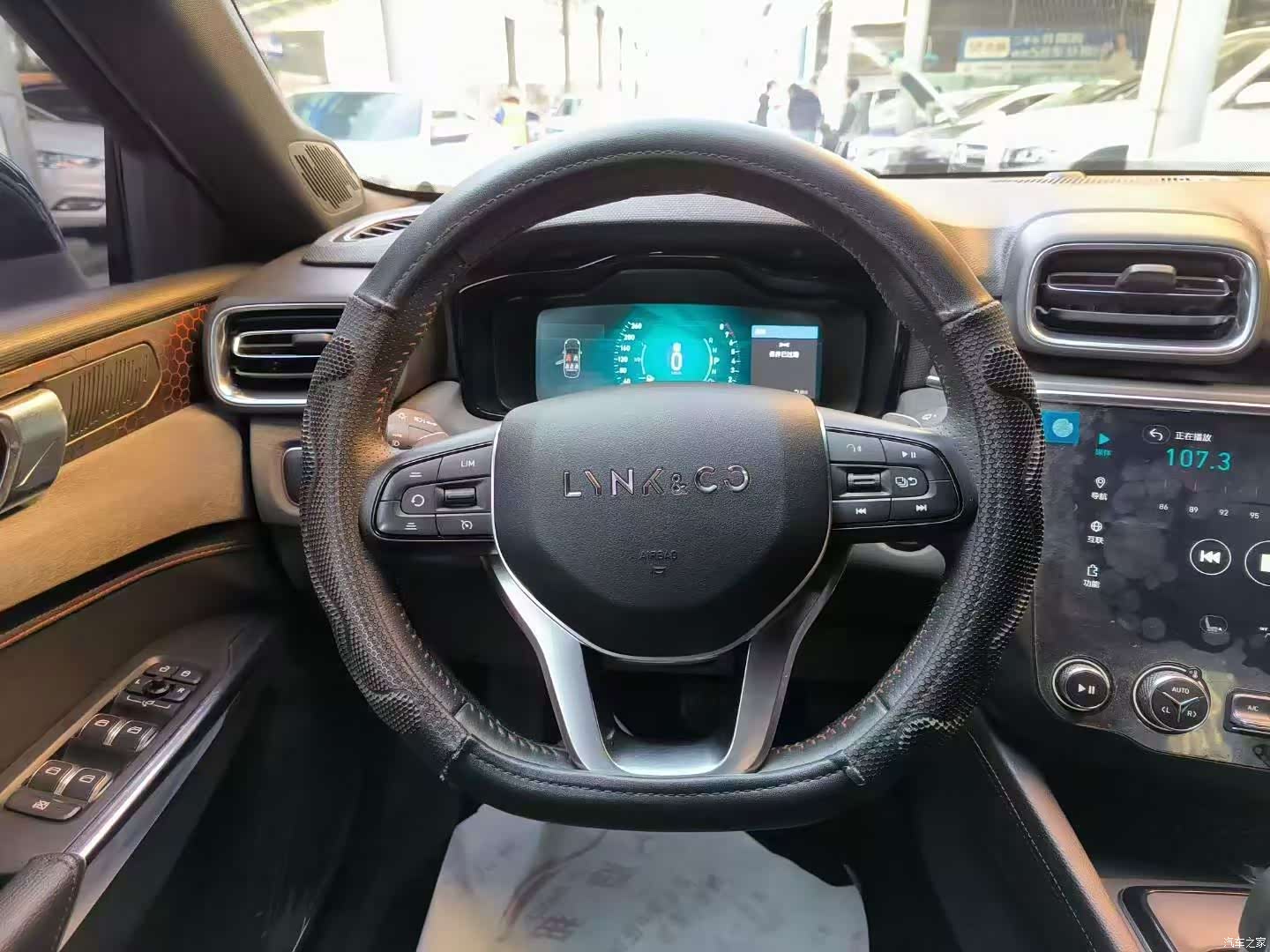 Lynk & Co 01, 2019 все фото