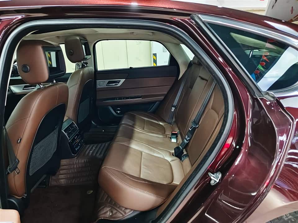 Jaguar XFL