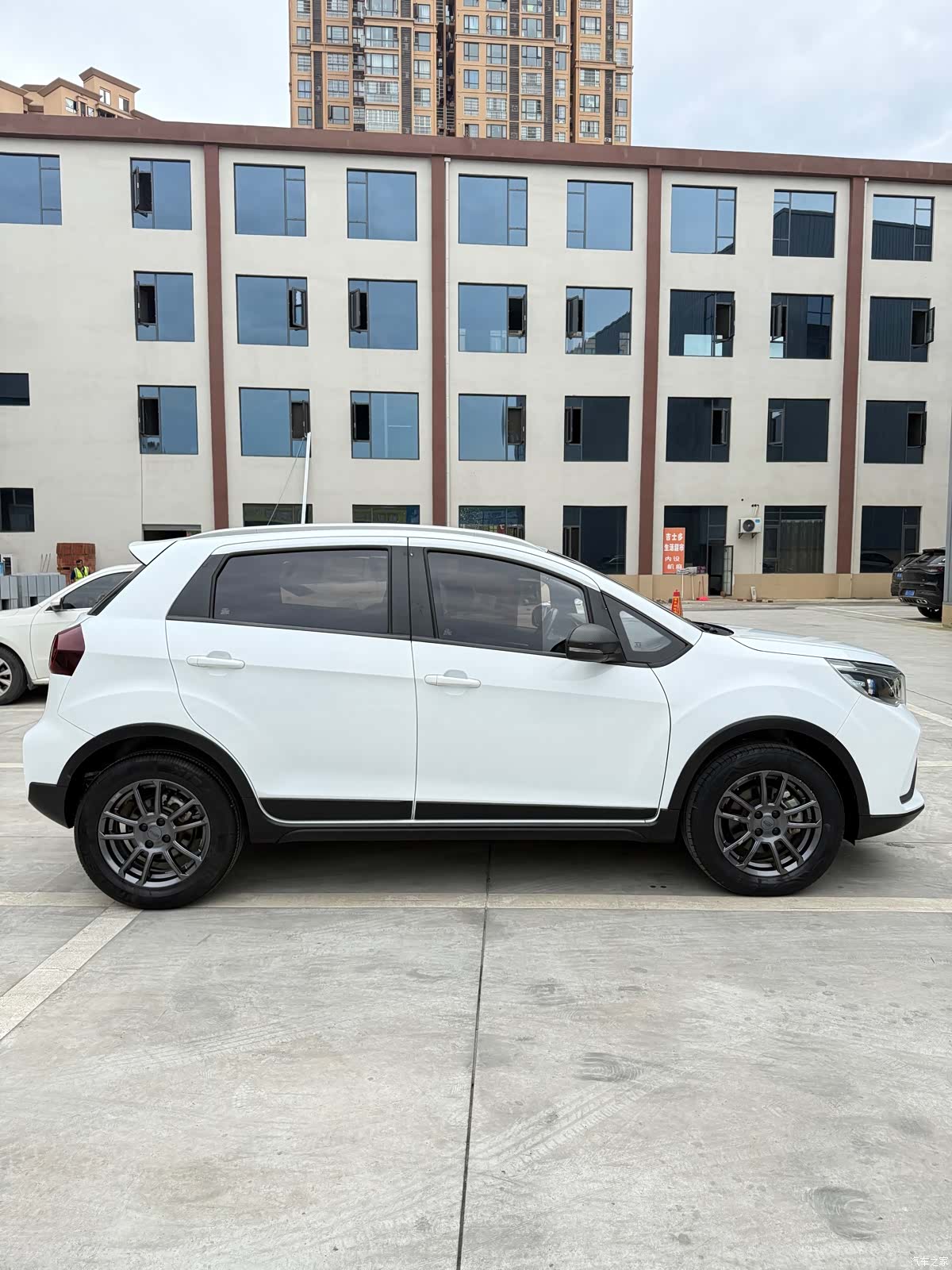 Geely X3, 2021 4