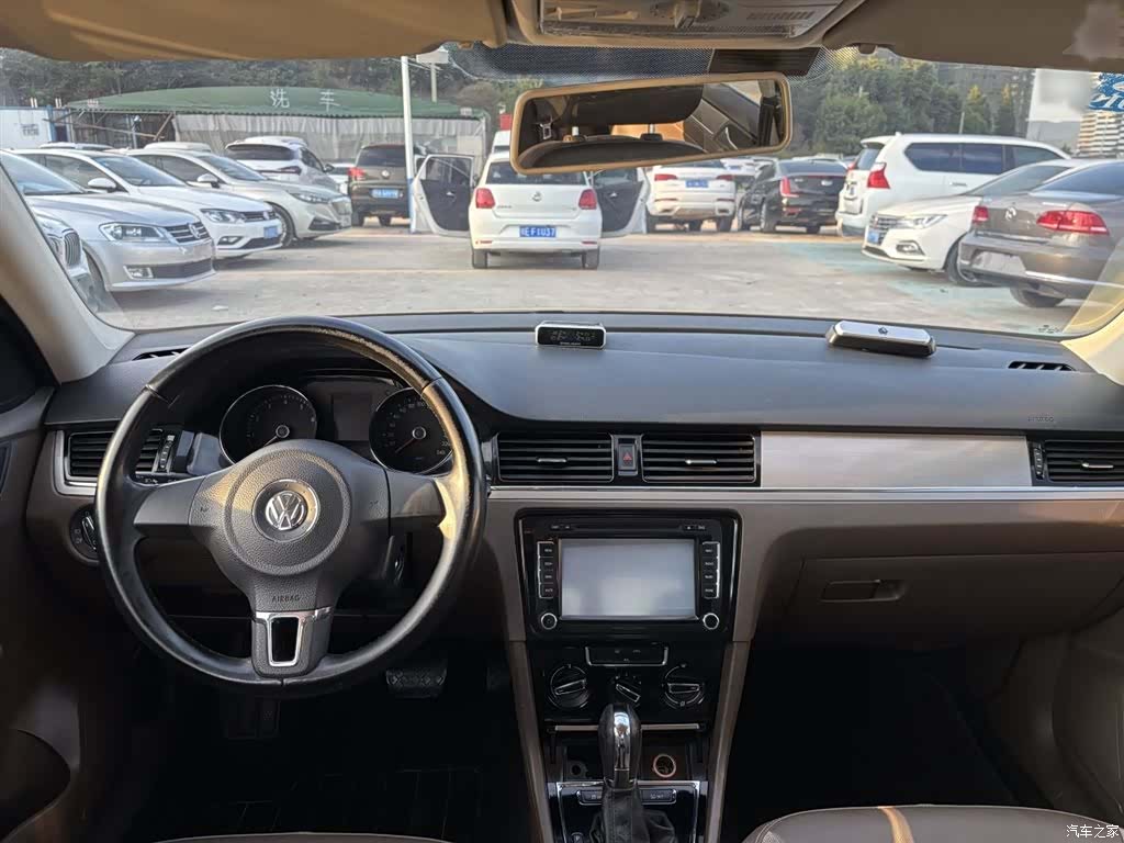 Volkswagen Bora, 2015 12