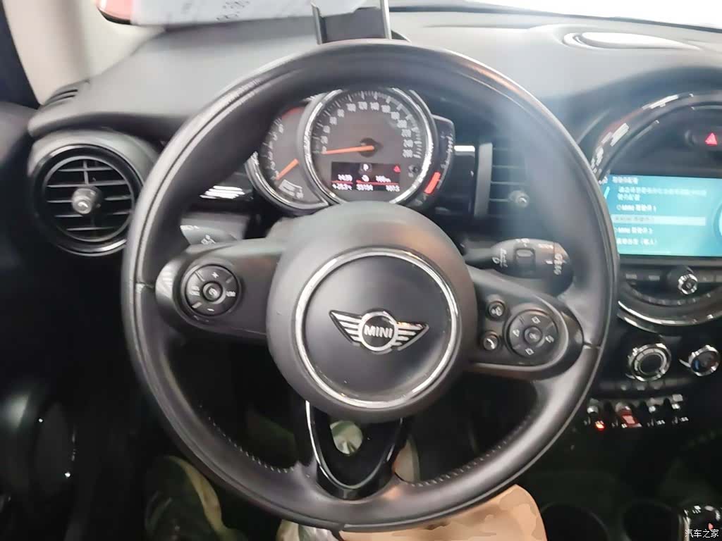 Mini Cooper, 2019 3