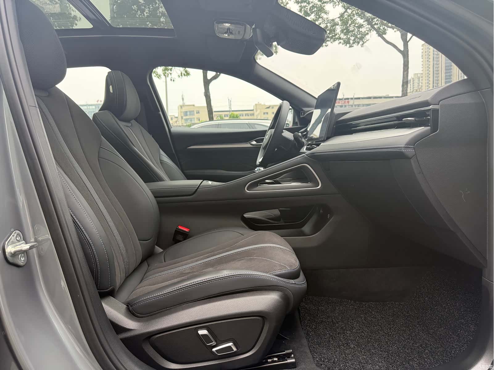 Geely Preface, 2025 18