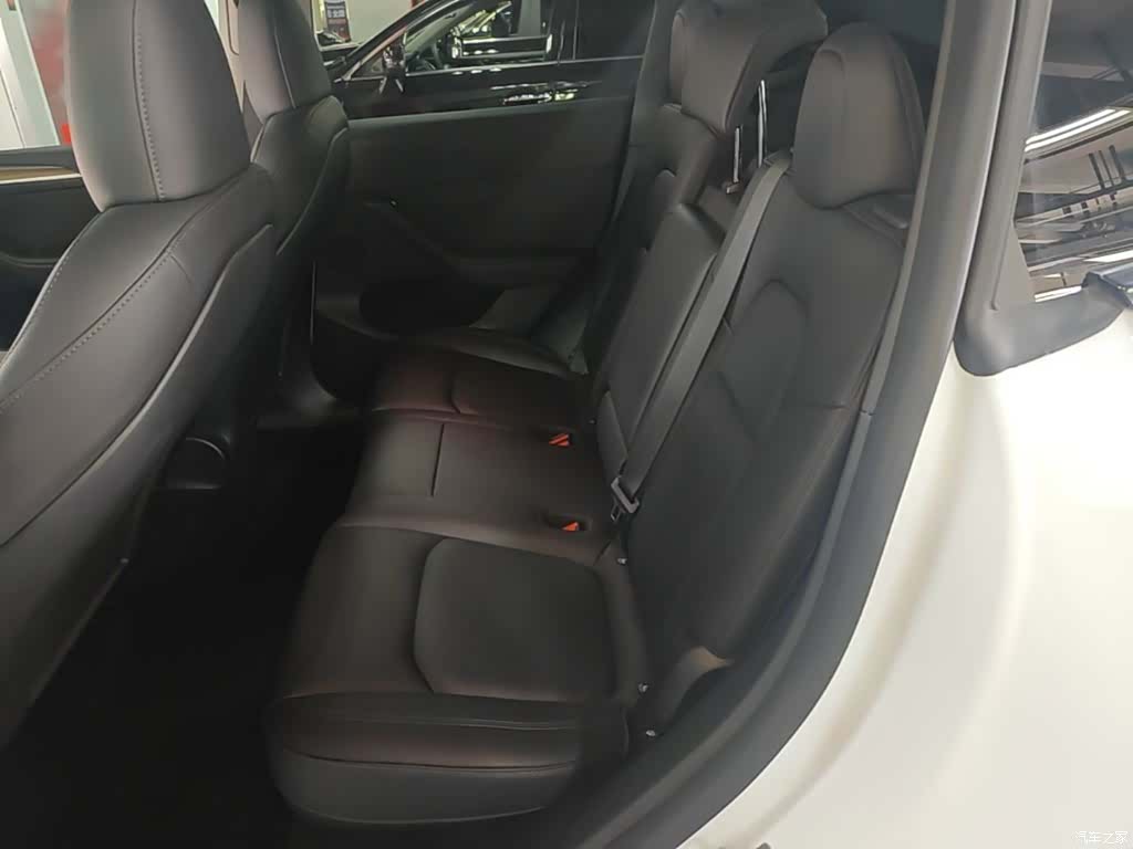 Tesla Model Y, 2022 17