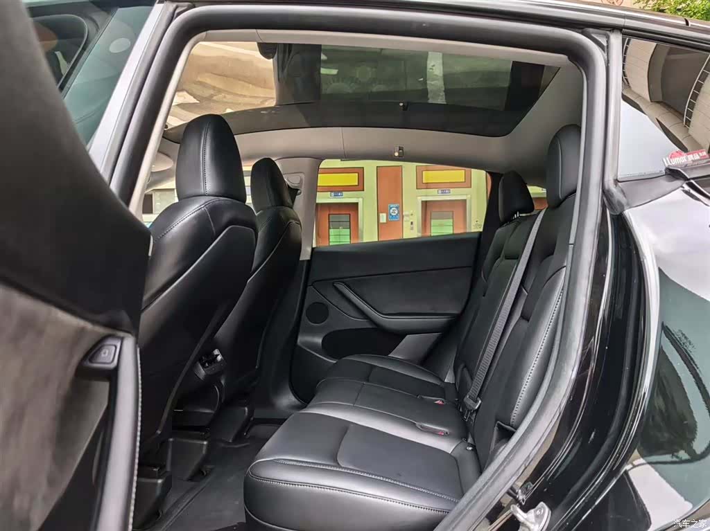 Tesla Model Y, 2022 6