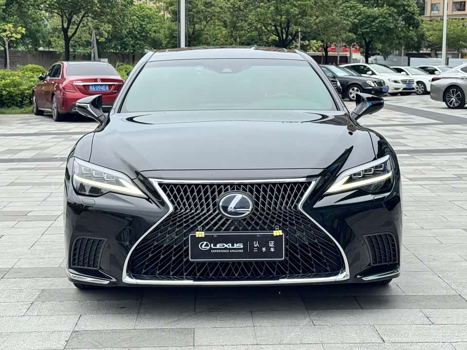 Lexus LS