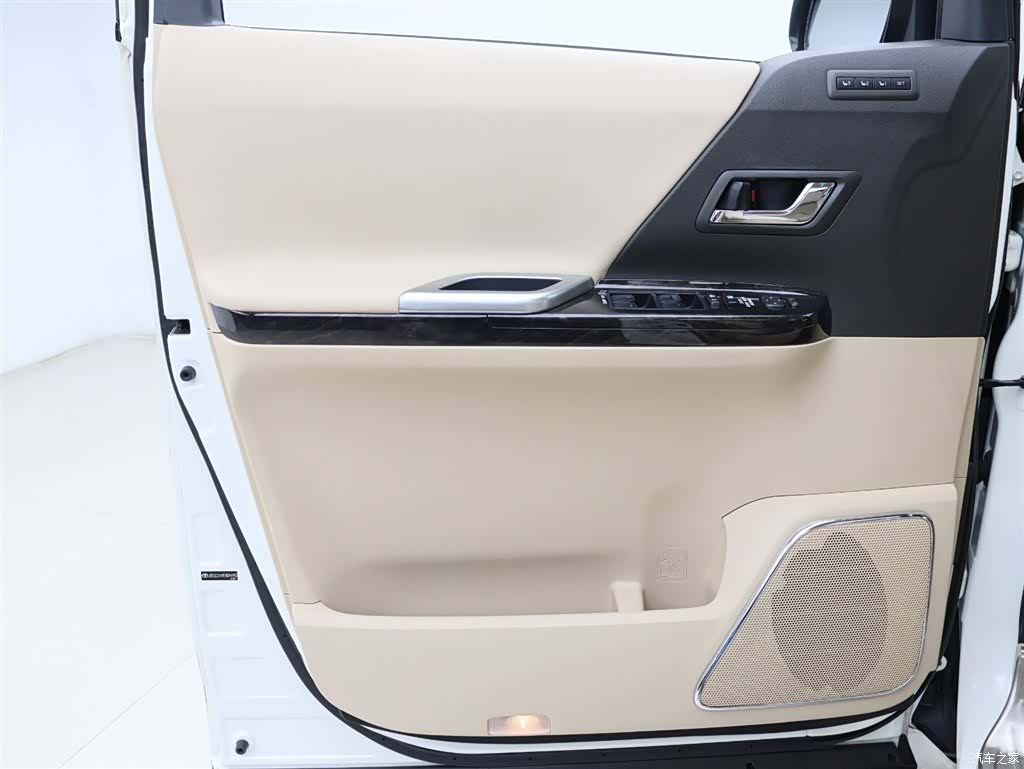 Toyota Alphard, 2015 все фото