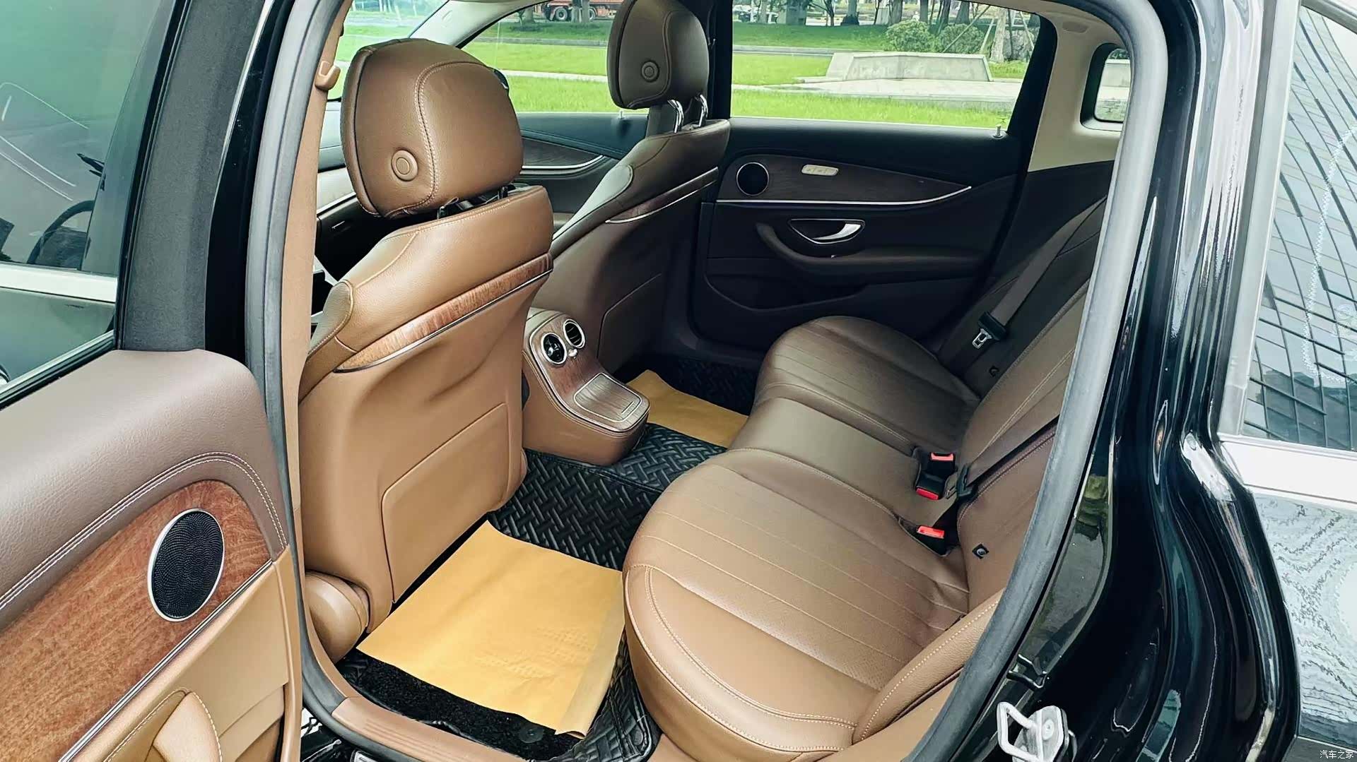 Mercedes-Benz E-Class, 2023 8