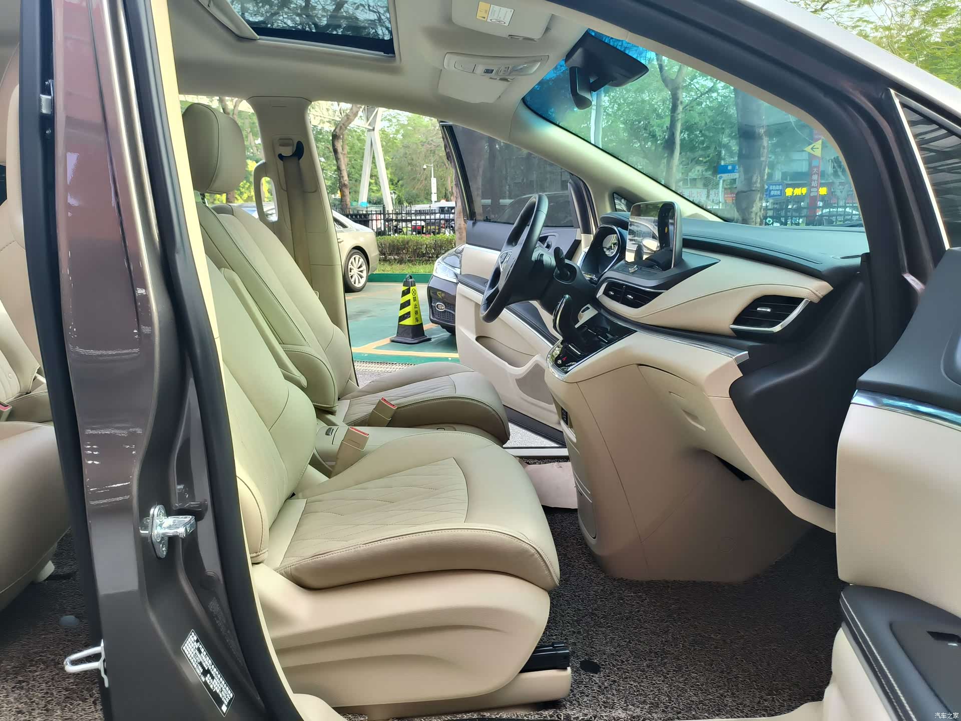 Buick GL8, 2023 8