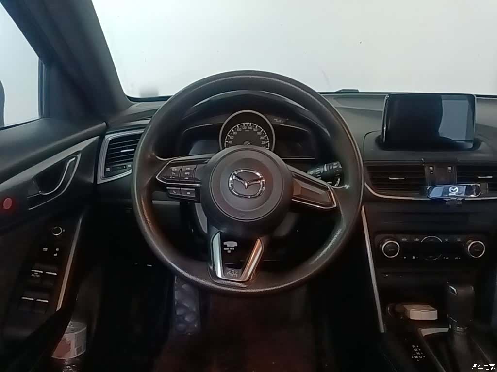 Mazda CX-4, 2018 11