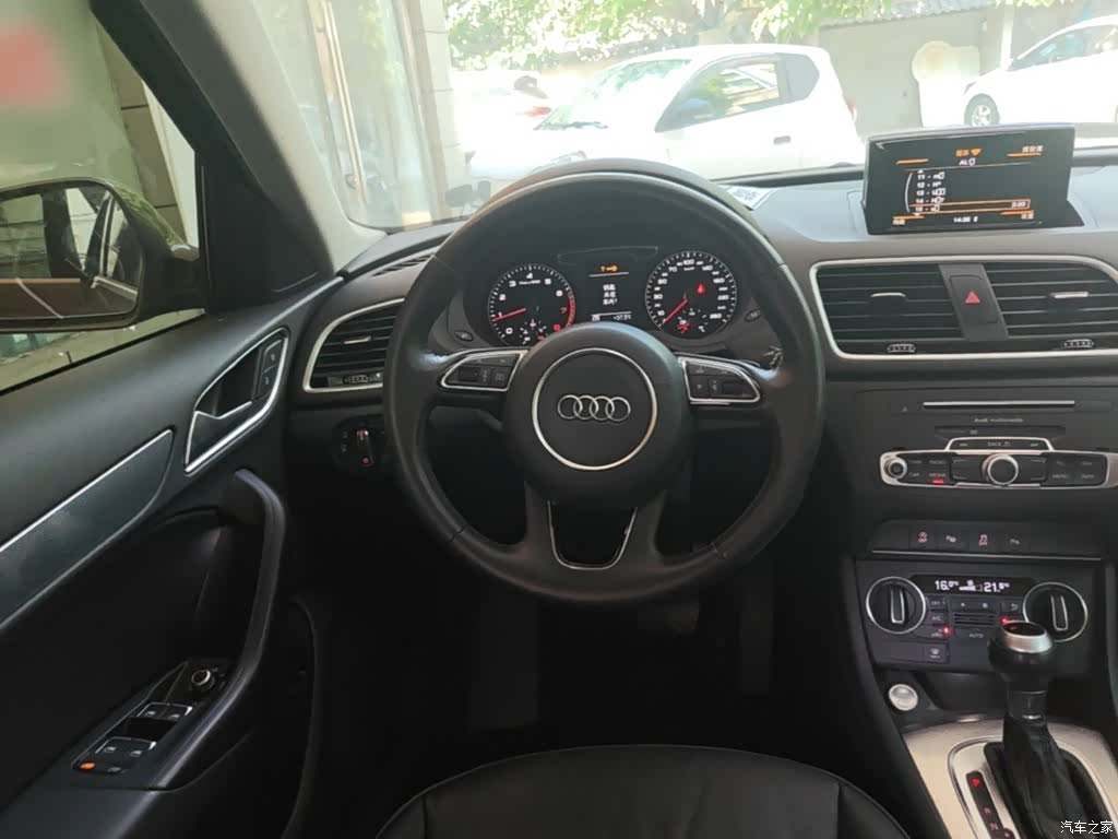 Audi Q3, 2018 11