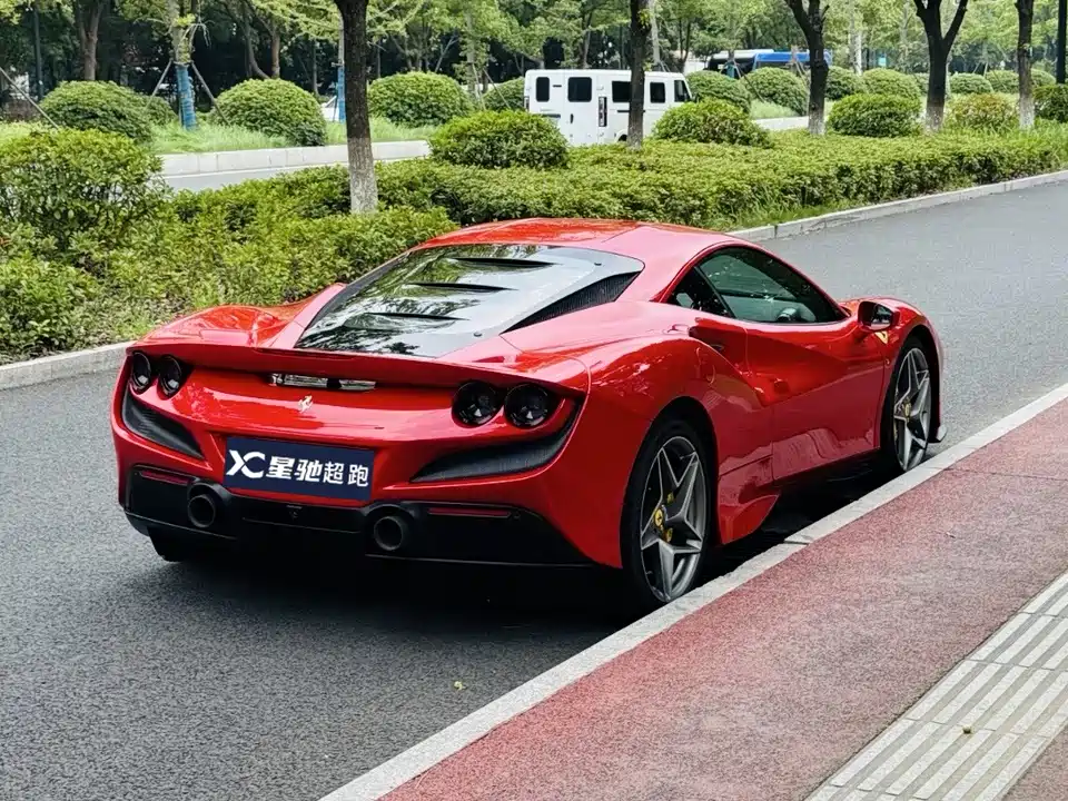 Ferrari F8
