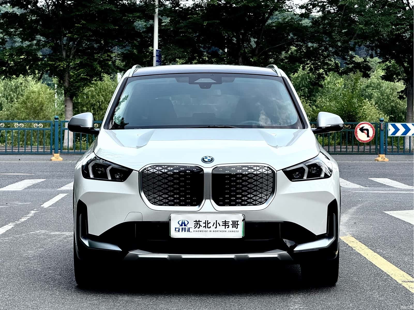 BMW iX1