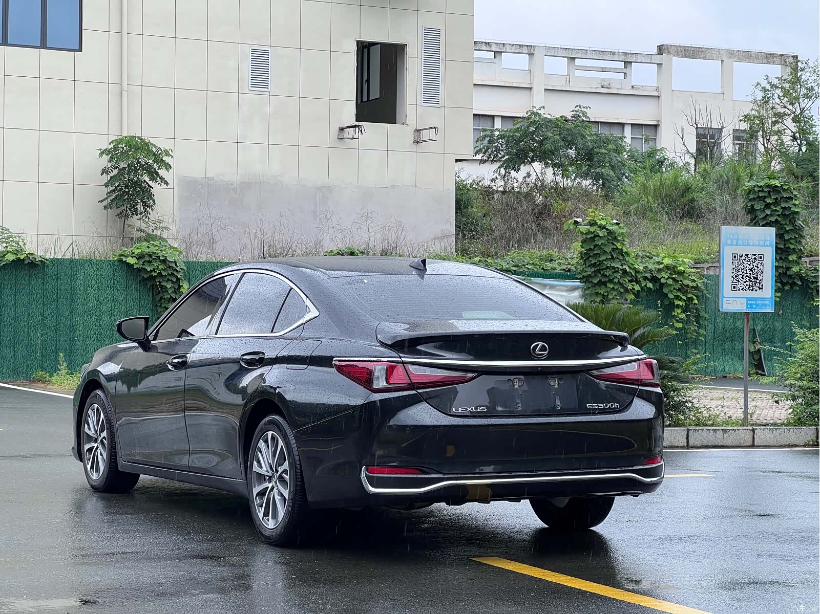 Lexus ES, 2023 4