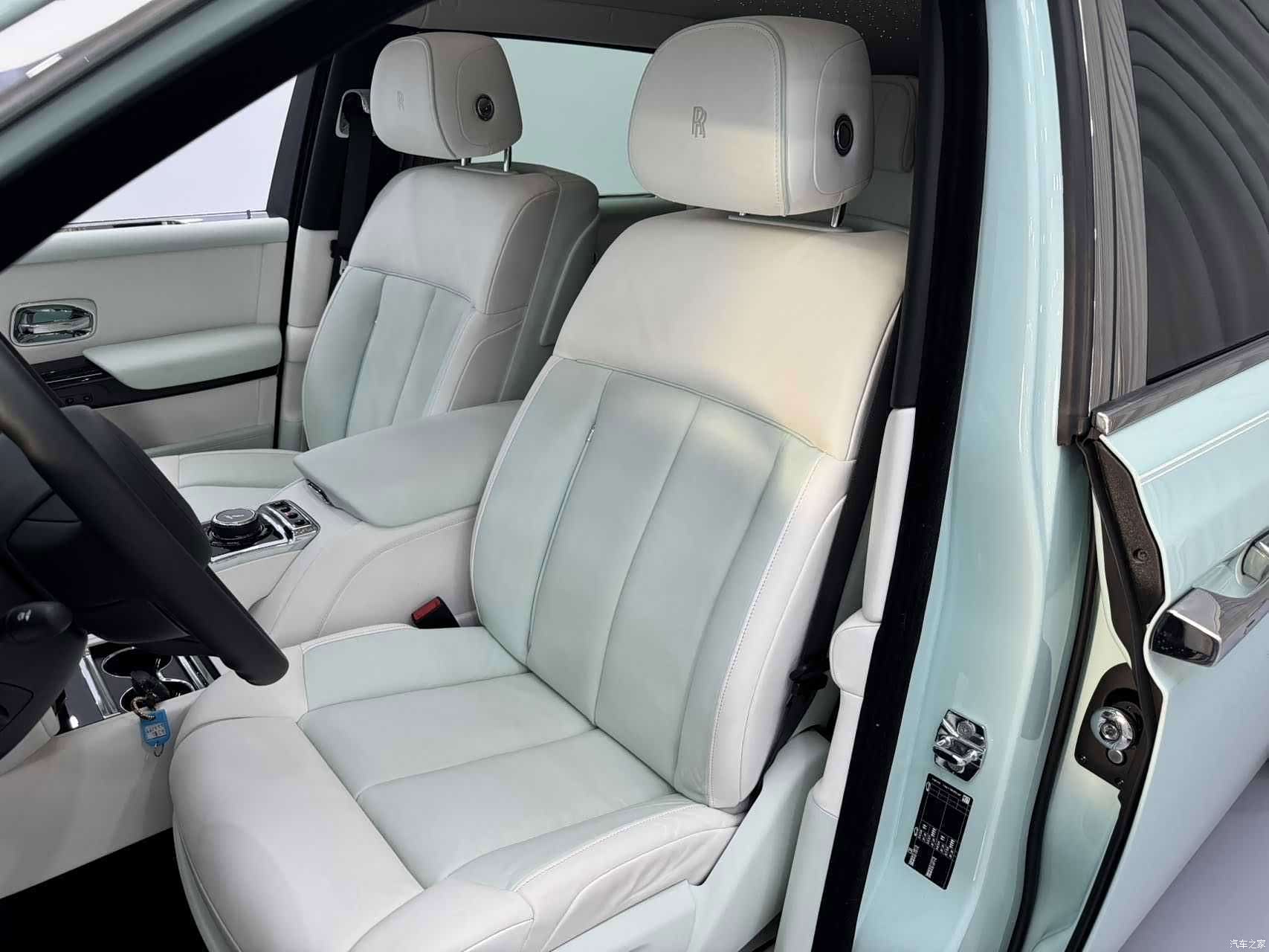 Rolls-Royce Phantom, 2024 26