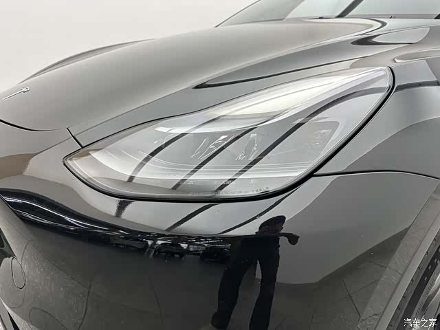 Tesla Model Y, 2022 17