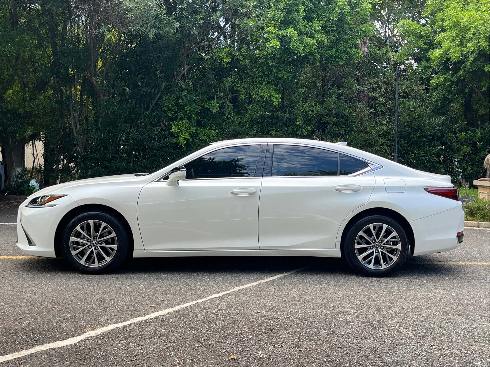 Lexus ES, 2023 10