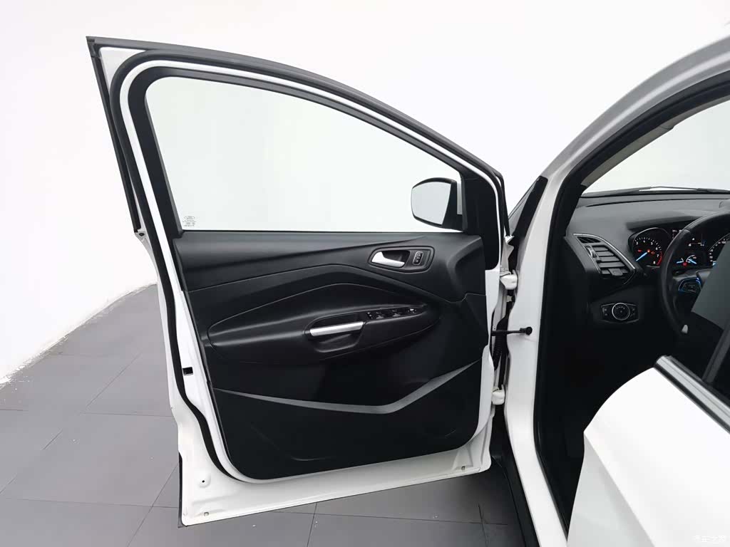 Ford Kuga, 2017 8