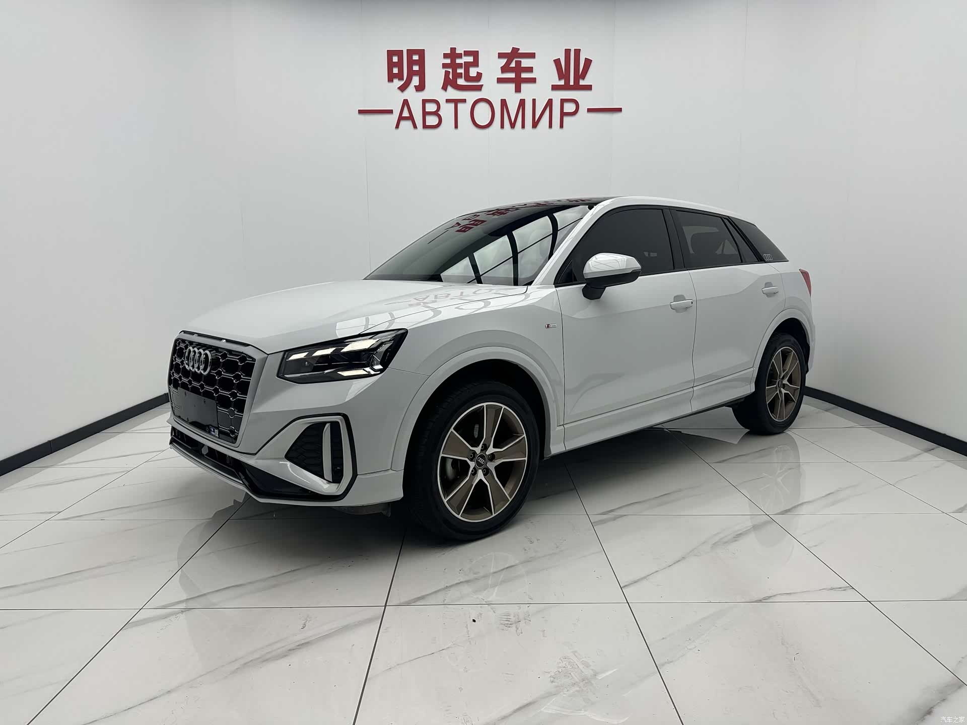 Audi Q2L