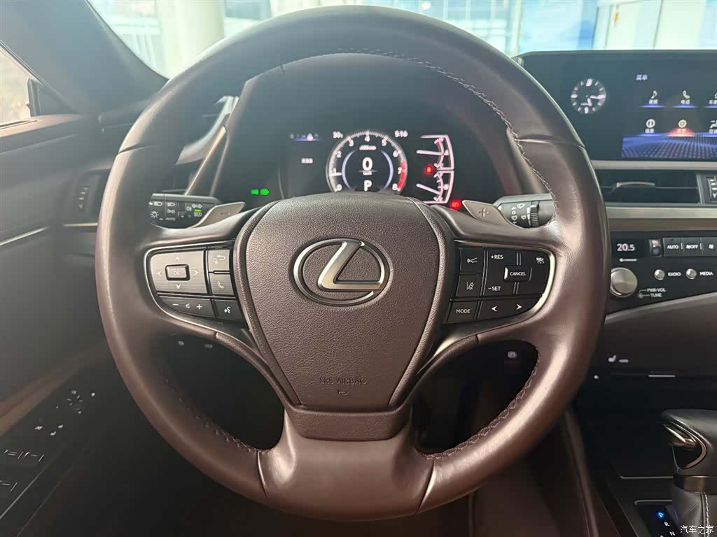 Lexus ES, 2021 23
