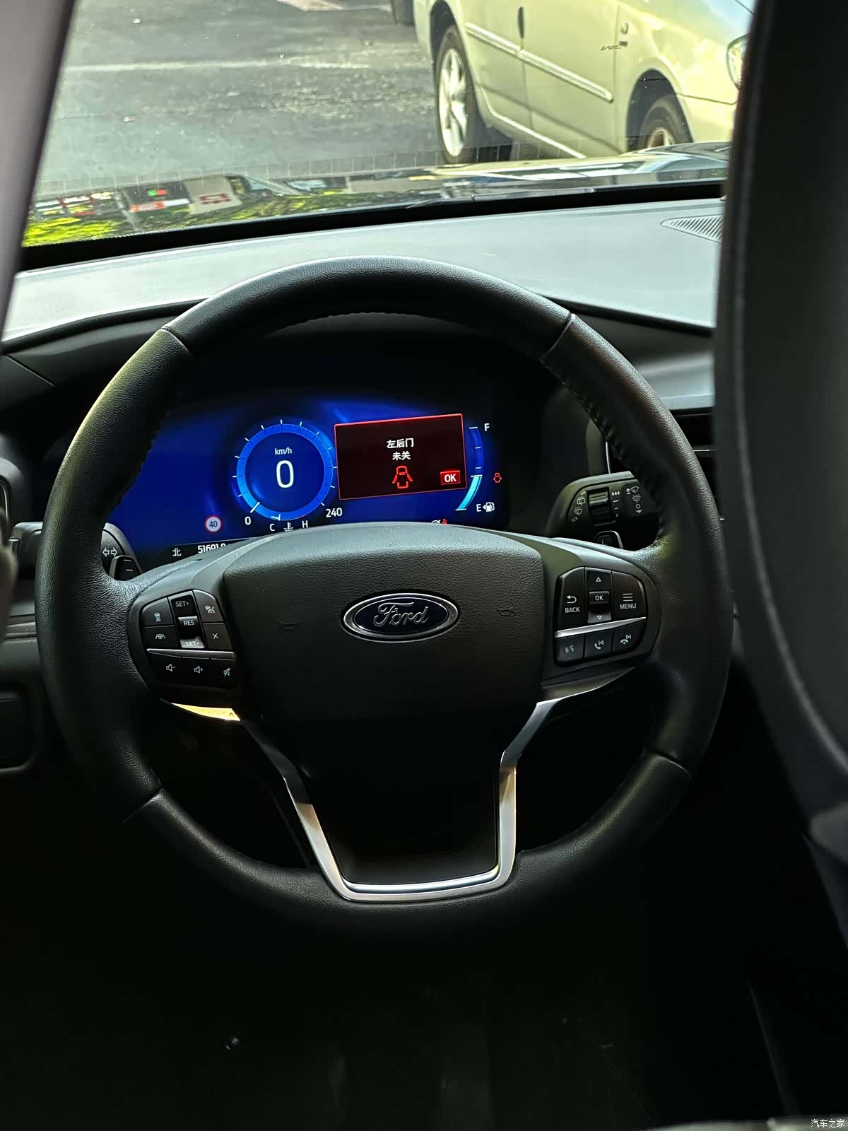 Ford Explorer, 2021 3