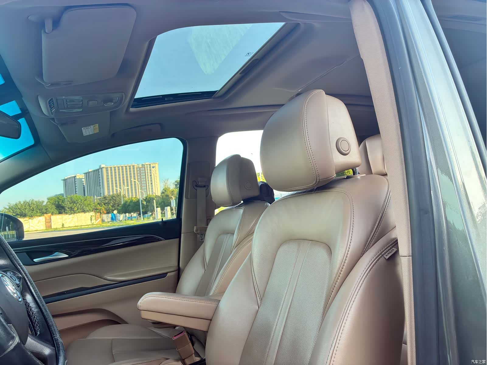 Buick GL8, 2017 13