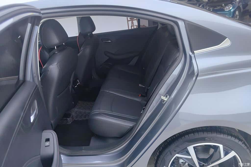 Roewe i5, 2024 11