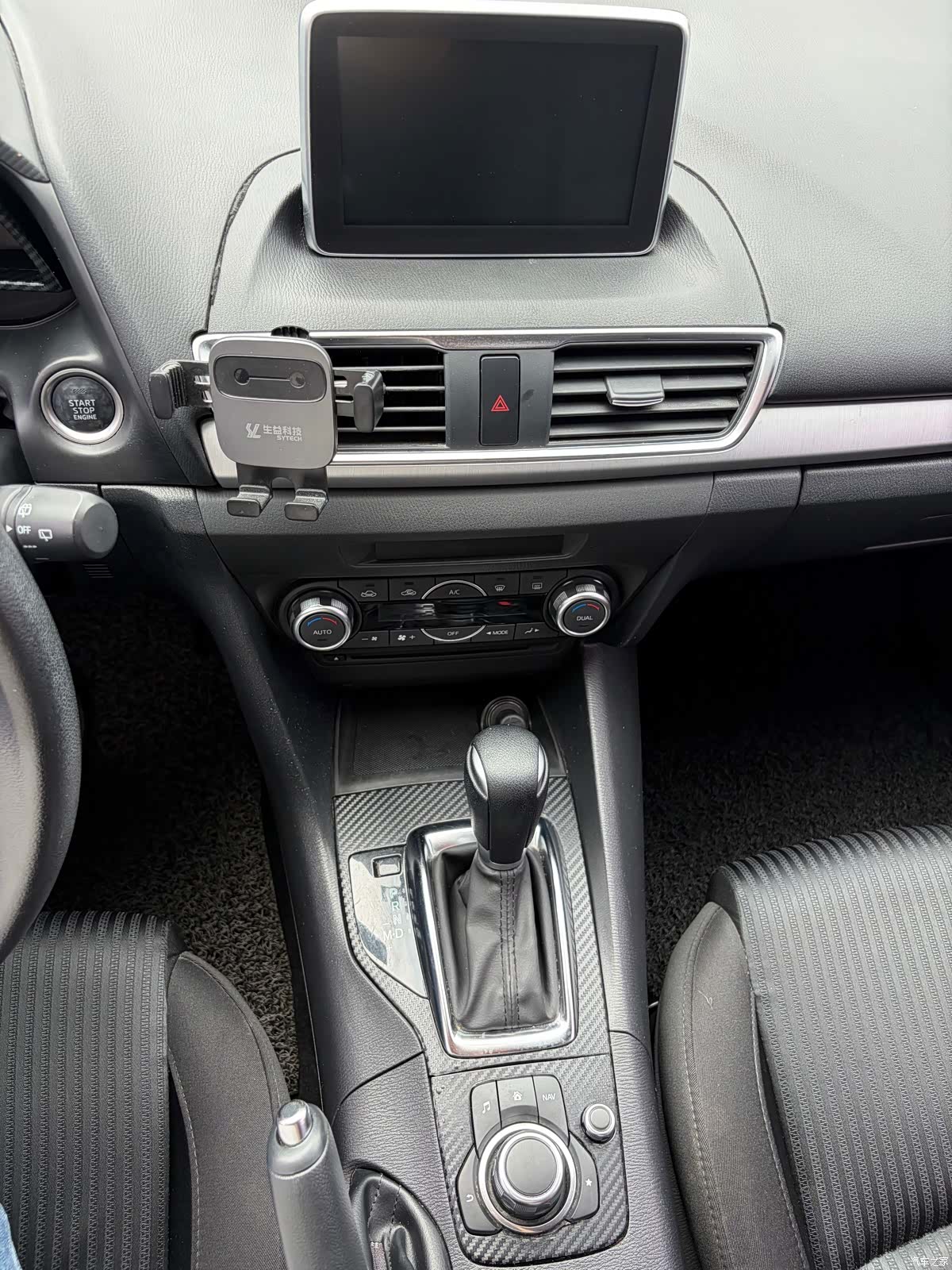 Mazda Mazda3, 2016 15
