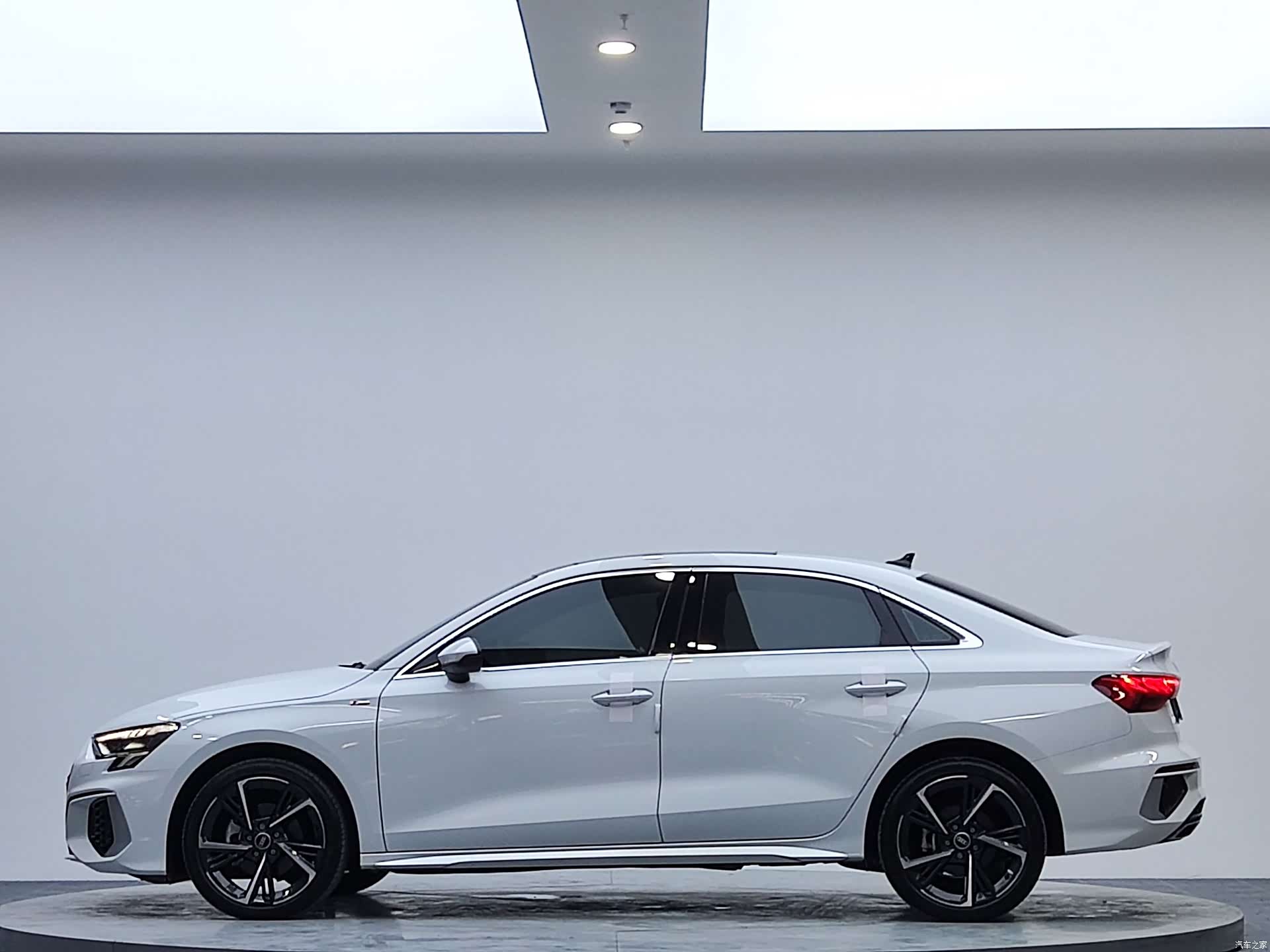 Audi A3, 2023 все фото