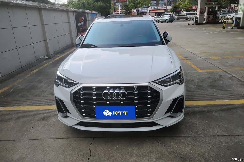 Audi Q3, 2022 2