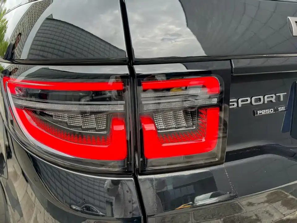 Land Rover Discover sports