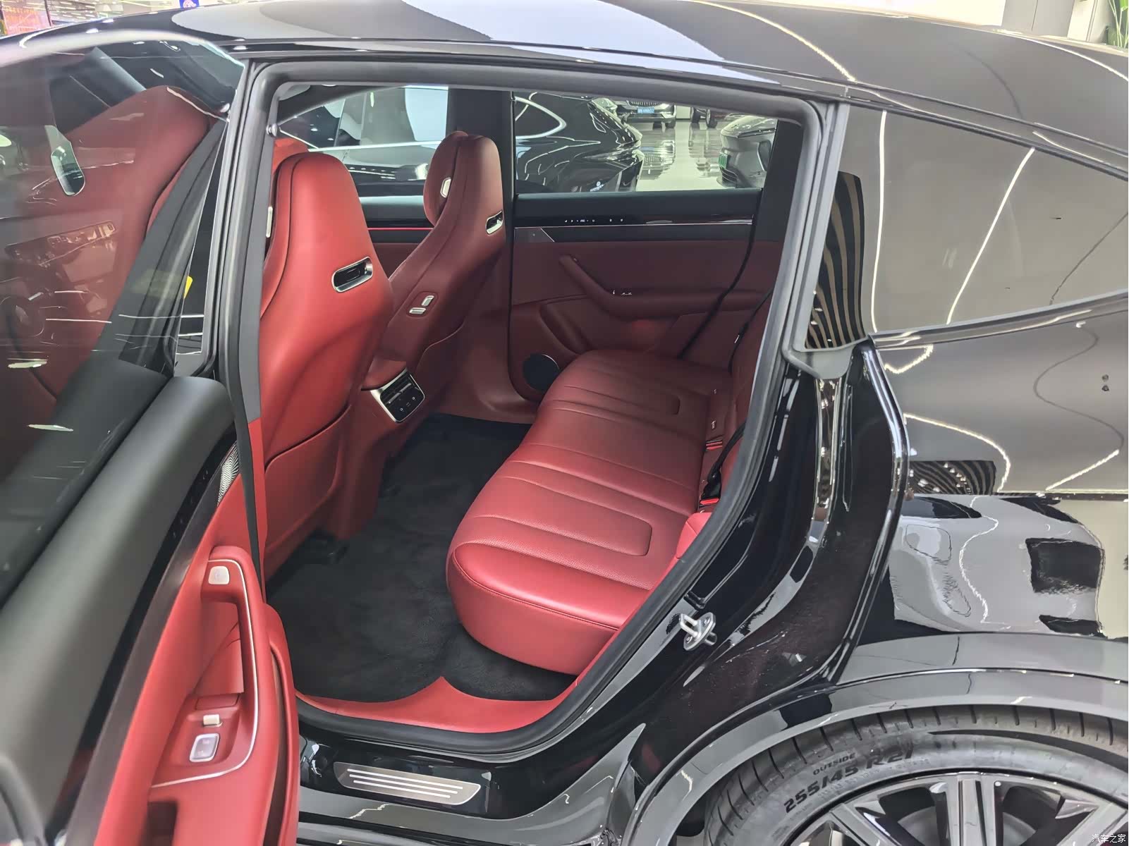 Luxeed R7, 2025 10