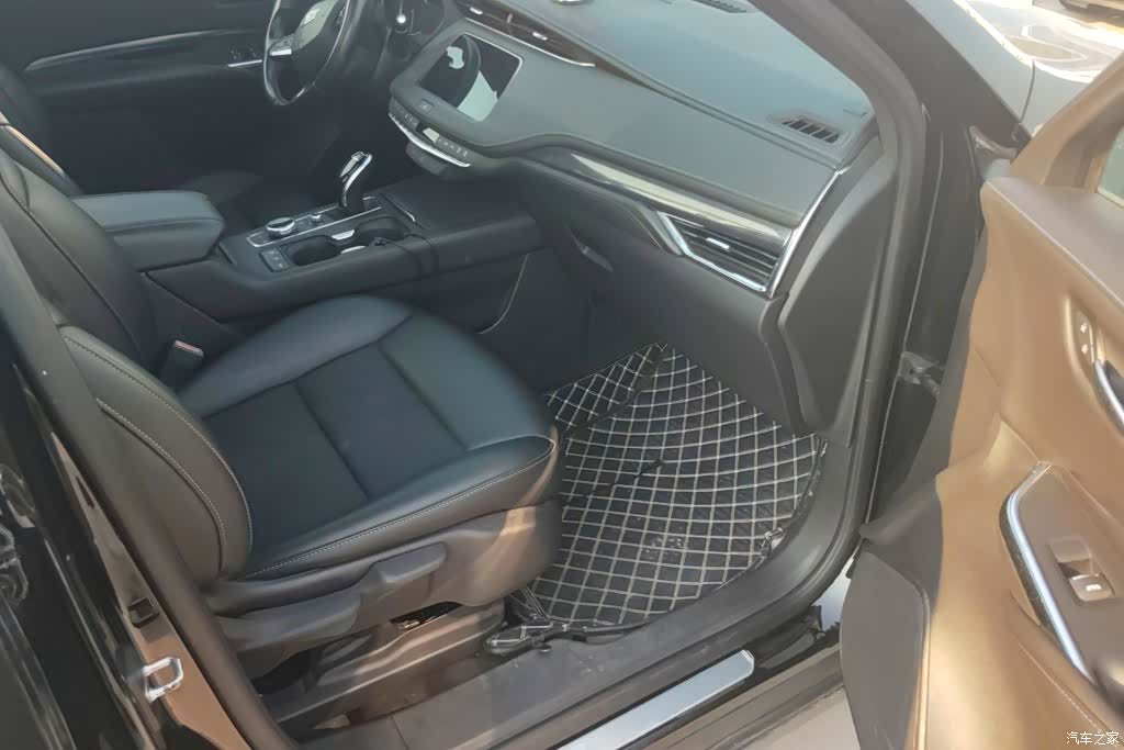 Cadillac XT4, 2021 8