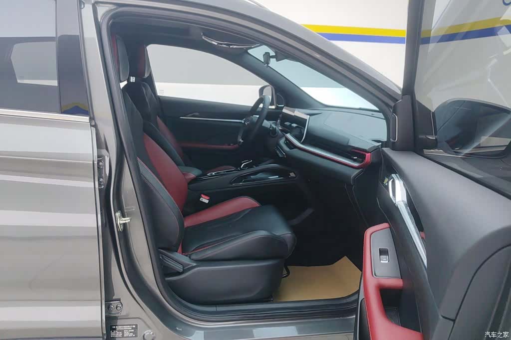 Geely Coolray, 2023 8