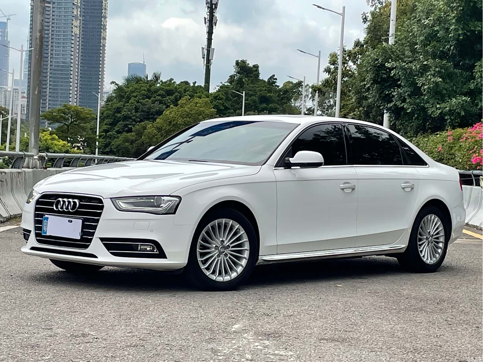 Audi A4L, 2016 1