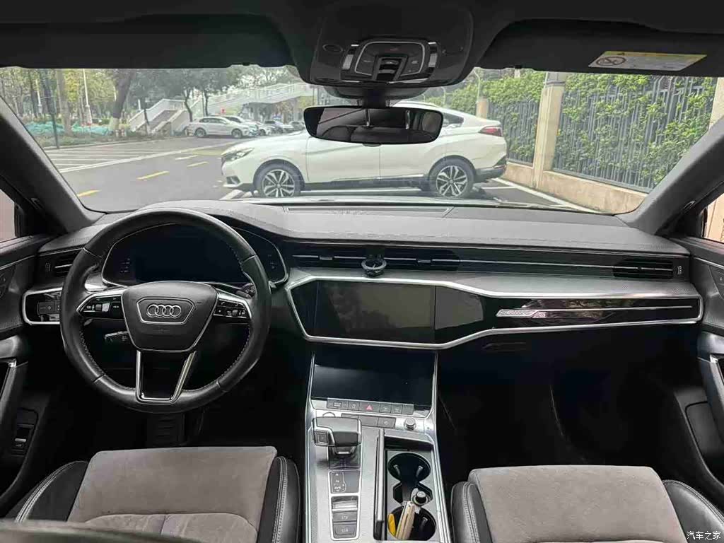 Audi A6L, 2019 все фото