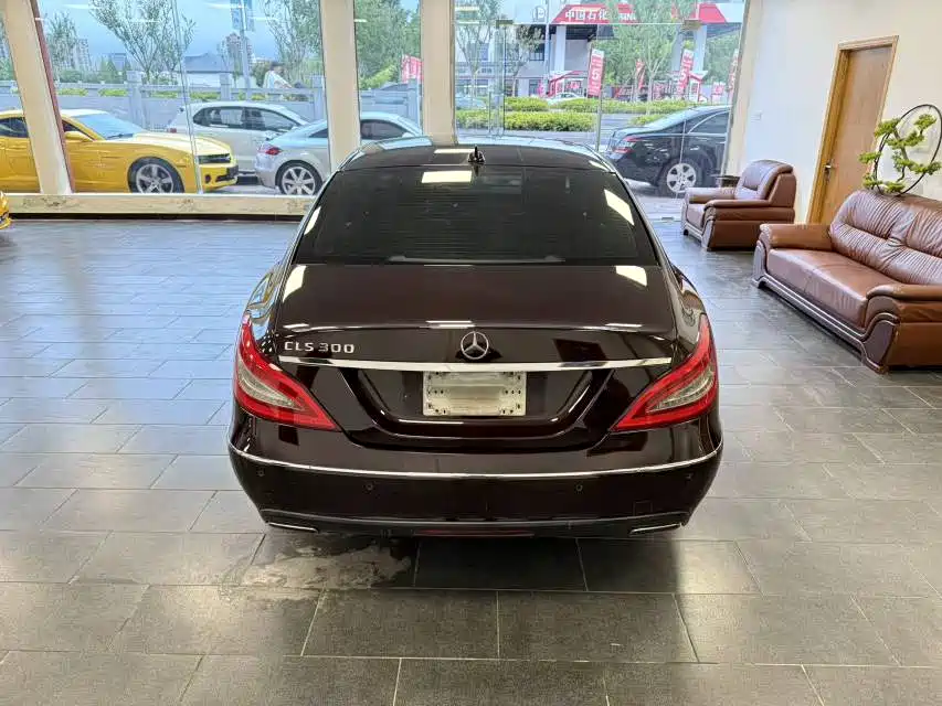 Mercedes-Benz CLS Mercedes-Benz CLS