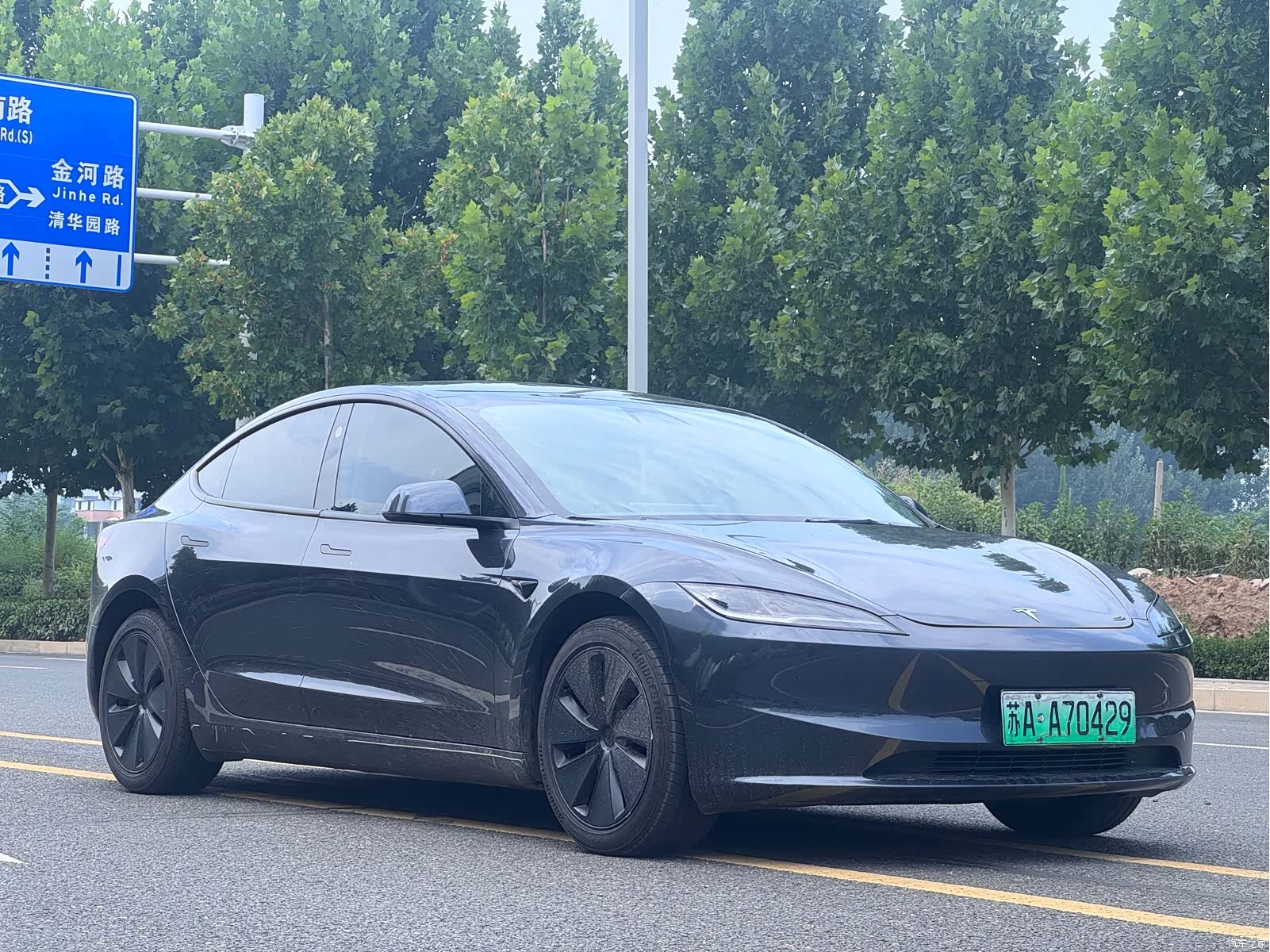 Tesla Model 3, 2025 3