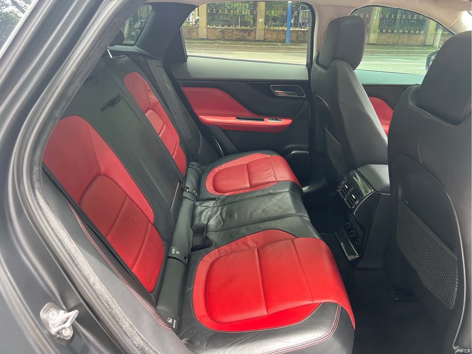 Jaguar F-PACE, 2017 30