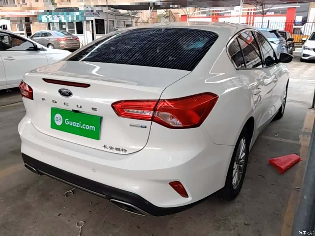 Ford Focus, 2021 7