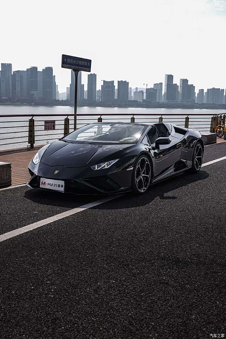 Lamborghini Huracán, 2021 все фото