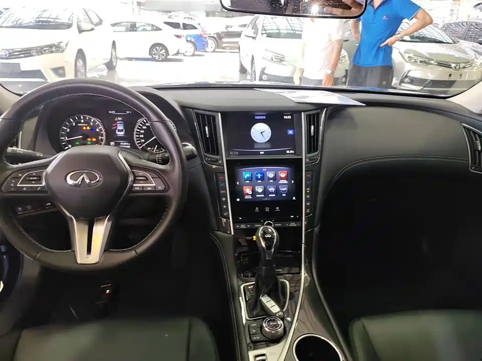 Infiniti Q50L