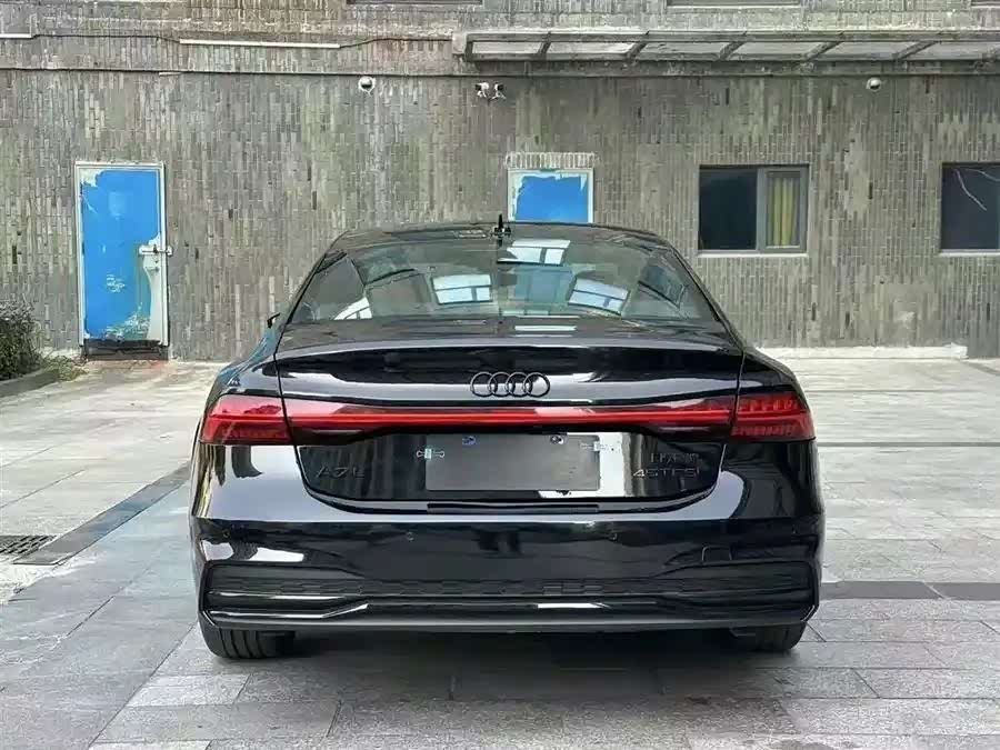Audi A7L
