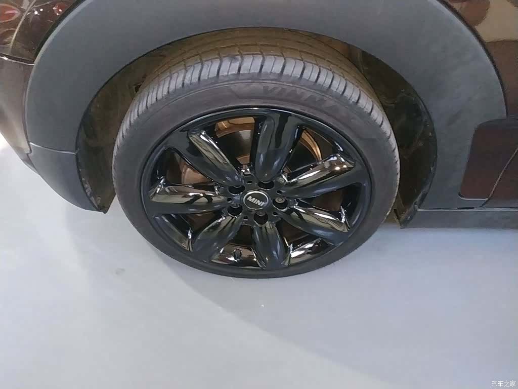 Mini Clubman, 2016 25