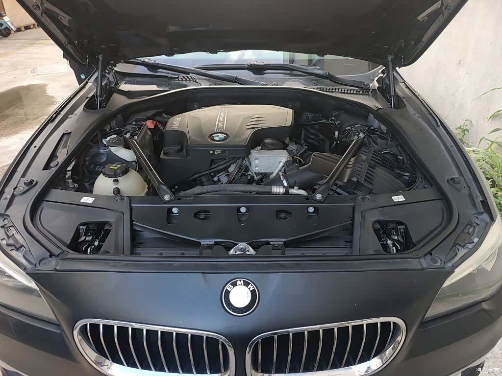 BMW 5 Series, 2017 16